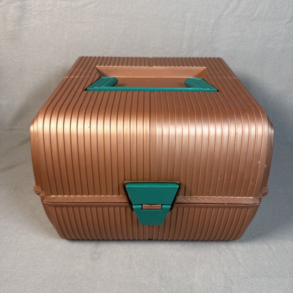 Vtg Sassaby Makeup Train Case Travel Organizer Model 102-18 Hard Harvest Green